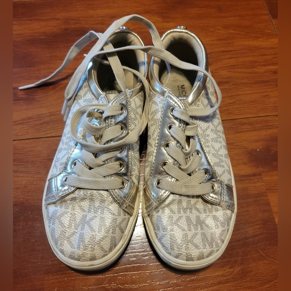 Michael kors shoes. Girls size 13. Gold and white.